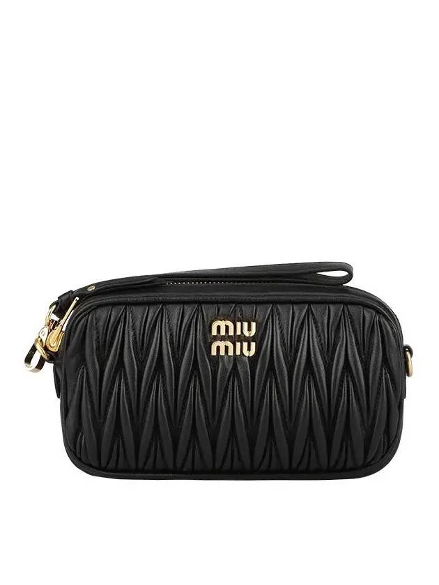 [MIU MIU] 24SS 미우미우 5NE846 2FPP F0002 금장 마테라쎄 나파 파우치 블랙