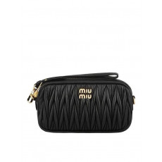 [MIU MIU] 24SS 미우미우 5NE846 2FPP F0002 금장 마테라쎄 나파 파우치 블랙